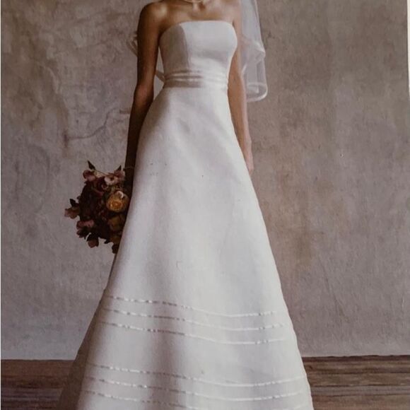 DAVID BRIDAL Wedding dress - Picture 4 of 16